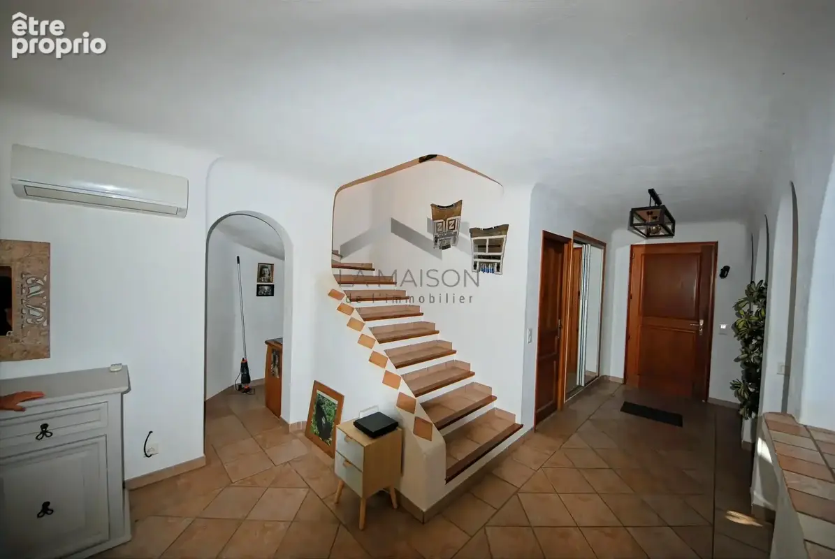 Villa avec piscine et vue mer - photo 11
