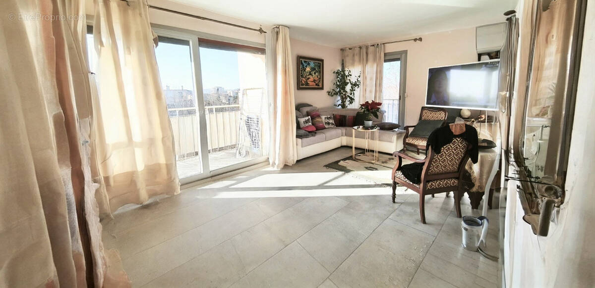 Appartement à FREJUS