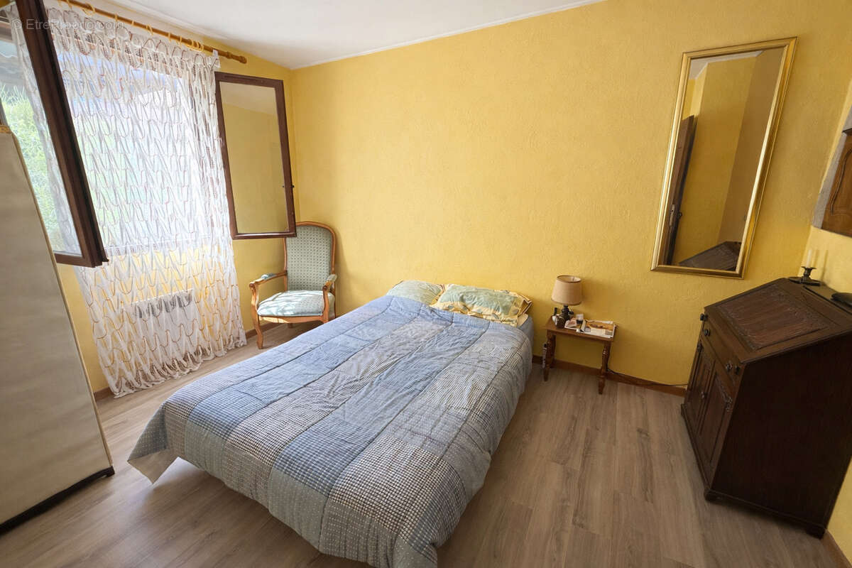 Maison à SOLLIES-TOUCAS