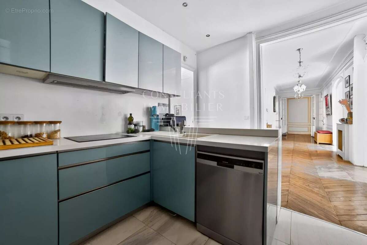 Appartement à PARIS-17E