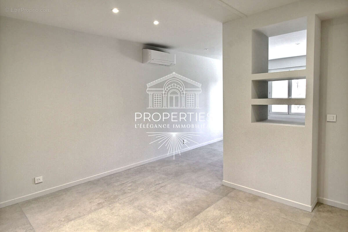 Appartement à BORMES-LES-MIMOSAS