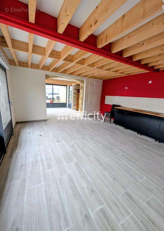 Maison à VENDAYS-MONTALIVET