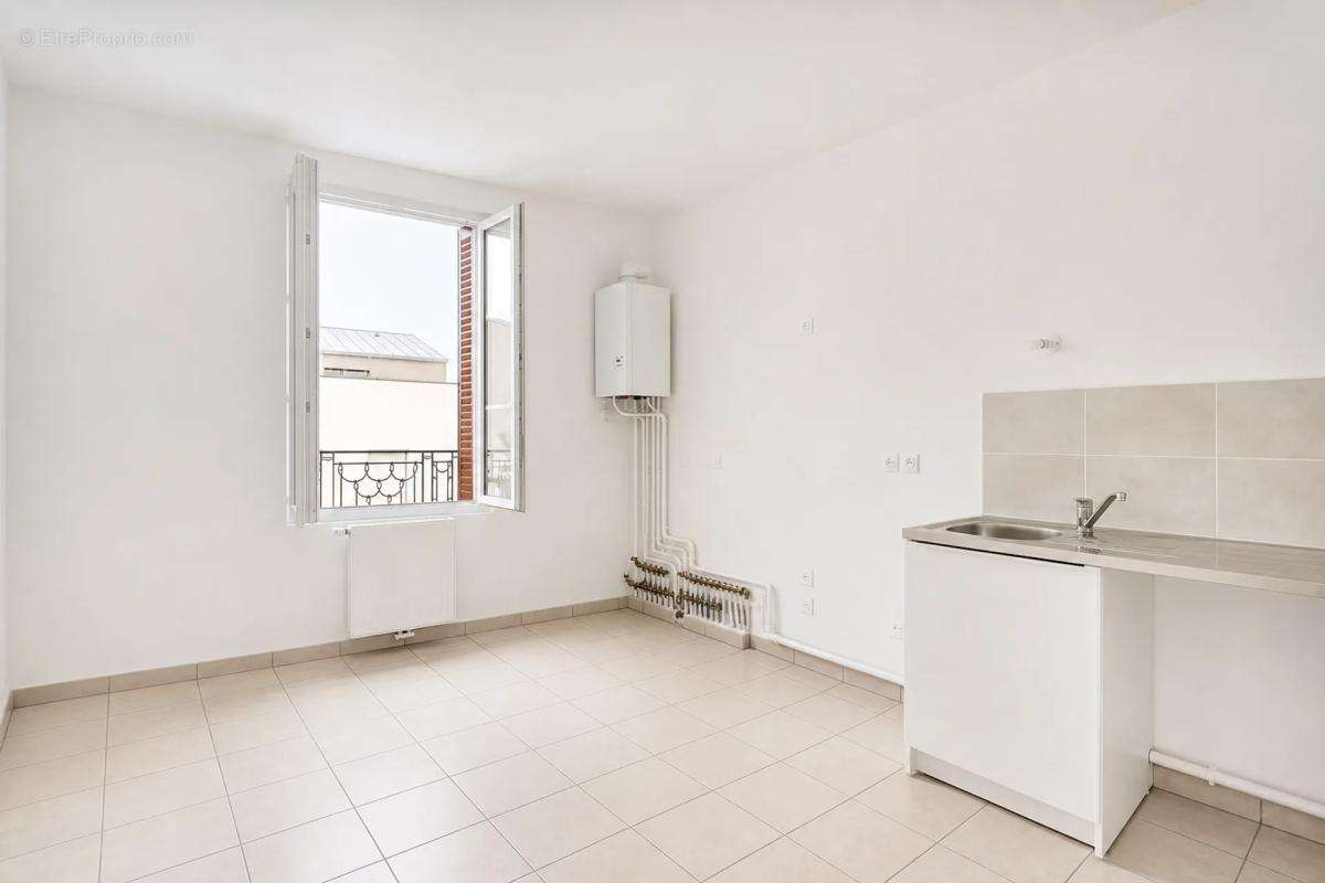 Appartement à LA COURNEUVE