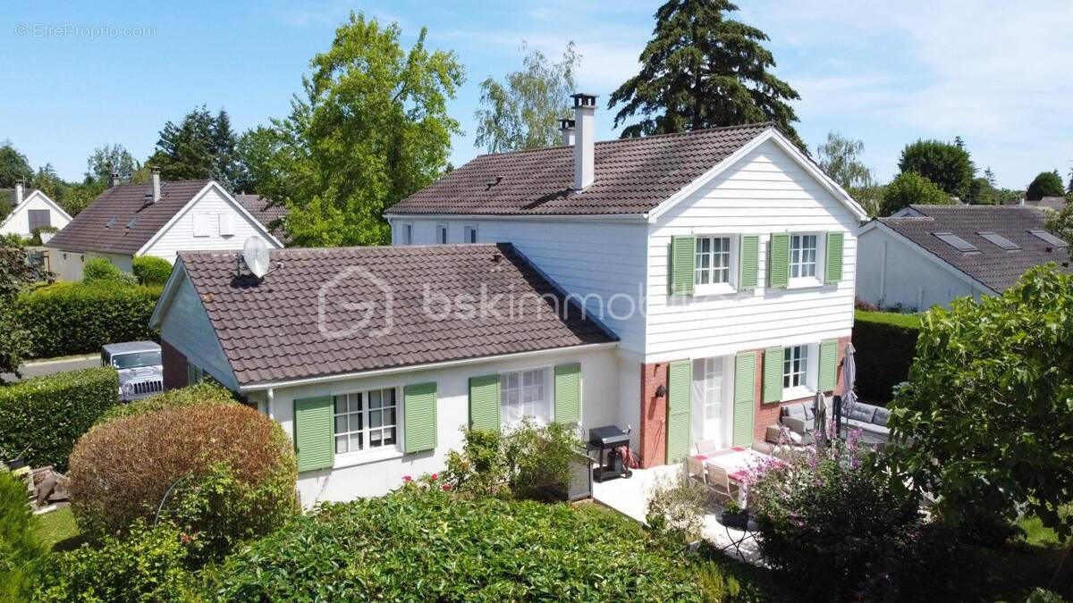 Maison à MENNECY