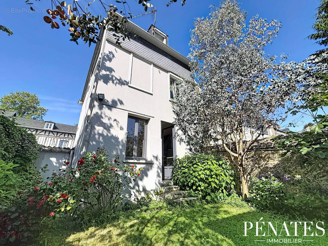 Maison à MONT-SAINT-AIGNAN