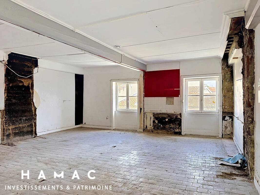 Appartement à GREZIEU-LA-VARENNE