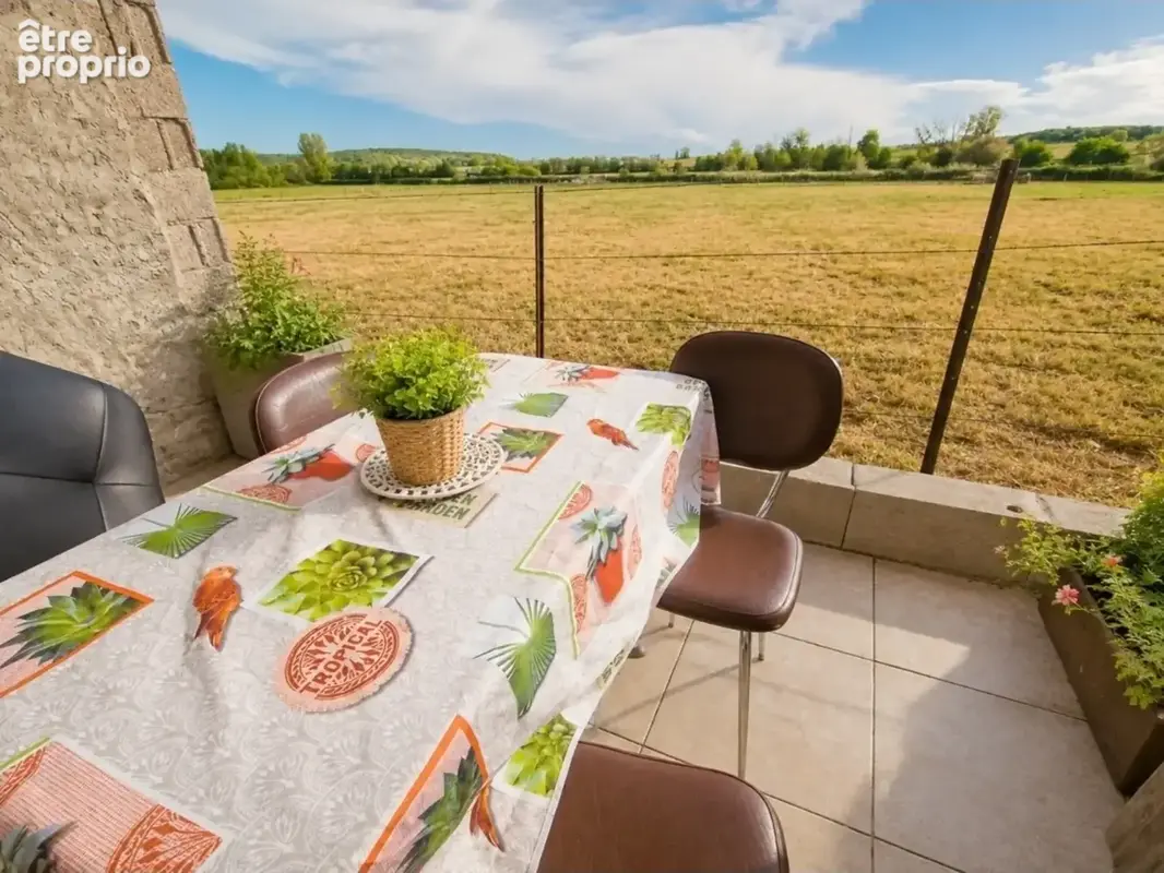 MAISON / IMMEUBLE à vendre  Secteur CHATENOIS (88) 2 APPARTEMENTS T3 & T4 loués Rentabilité 9,6 % - photo 2