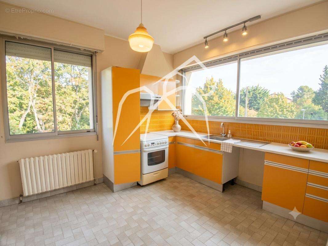 Rare à Montpellier Aiguerelles  Maison 8 pièces 230 m² avec piscine et terrain de 1 100 m²  fort potentiel – nombreux aménagemen - photo 9