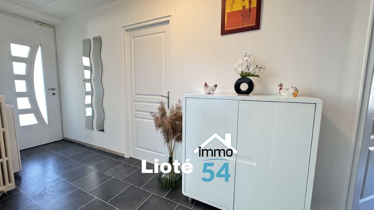 Maison à ROSIERES-AUX-SALINES