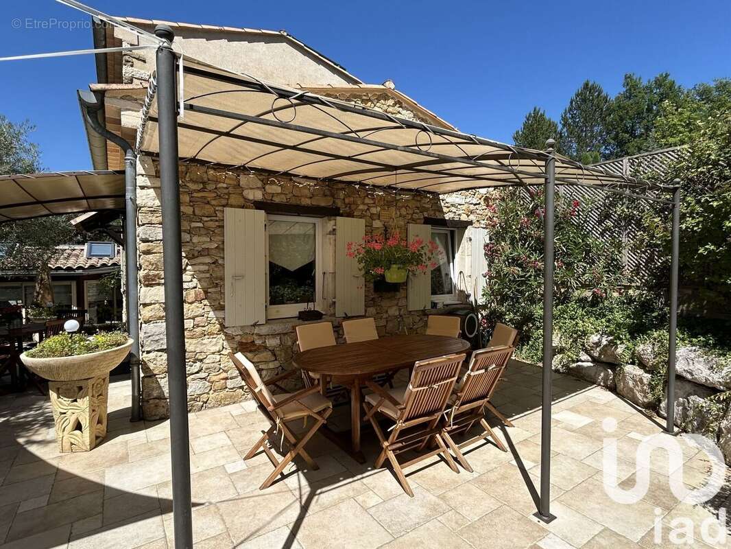 Photo 3 - Maison à MONTJOUX