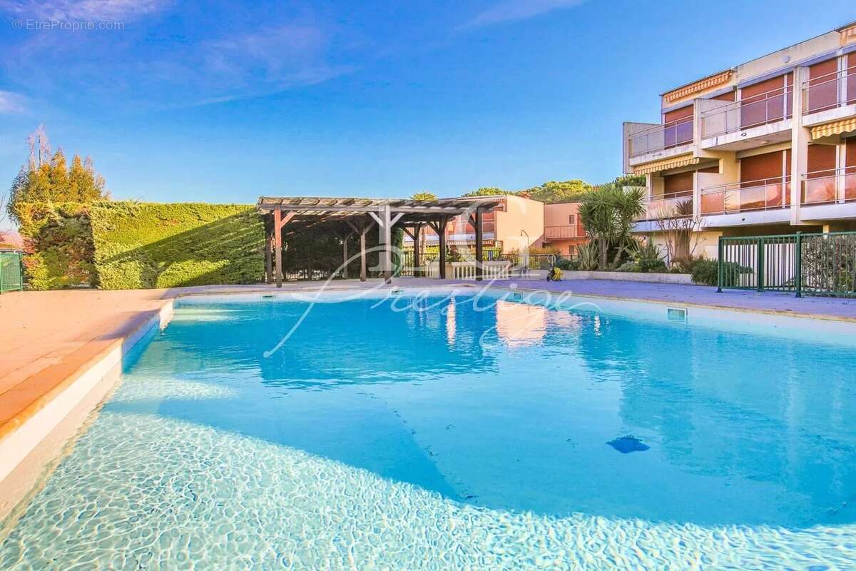 Appartement à MANDELIEU-LA-NAPOULE