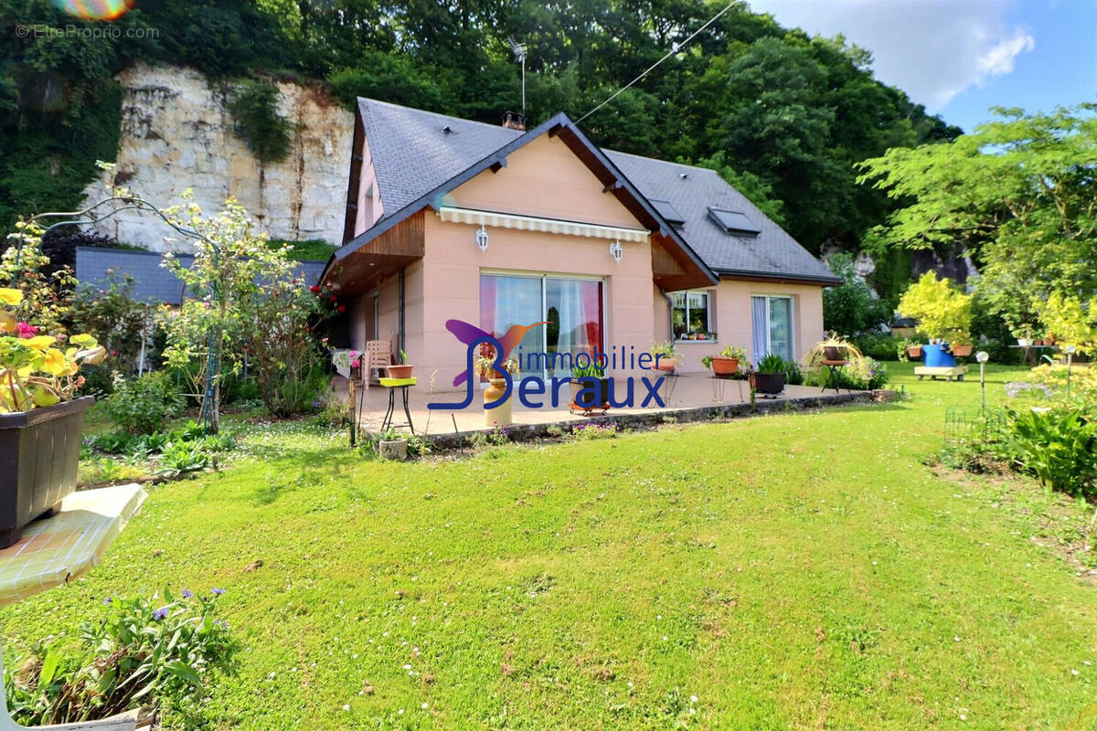 Maison à LE MESNIL-SOUS-JUMIEGES