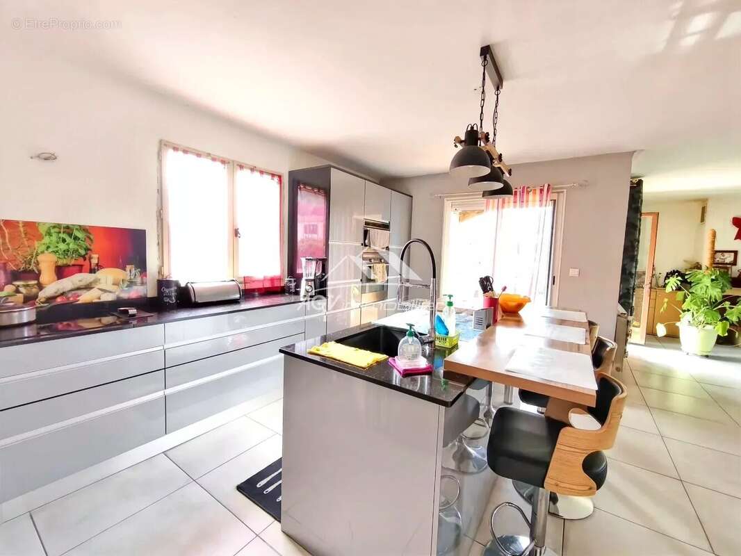 Maison à SAINT-MARTIN-DE-VALGALGUES