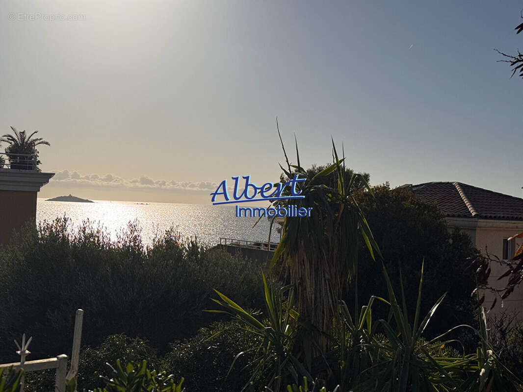 Appartement à SANARY-SUR-MER