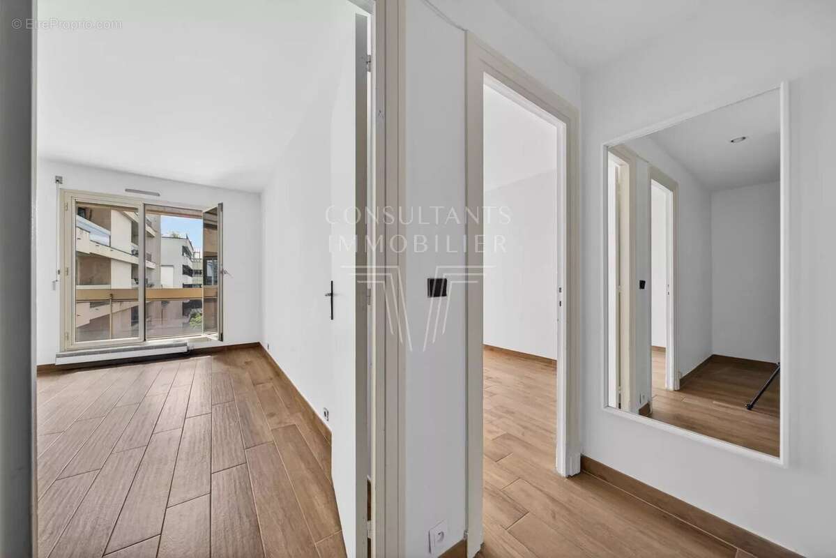 Appartement à PARIS-8E