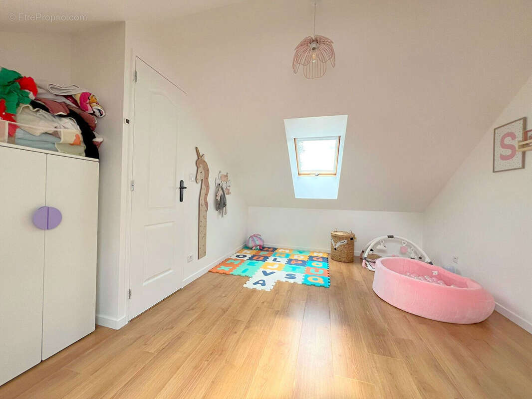 Maison Chaumont En Vexin 6 pièce(s) 125 m2 + terrain de 2822 m². - photo 12