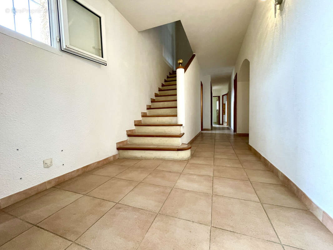 Vente villa d'environ 146m2 sur 1046m2 de terrain - photo 12