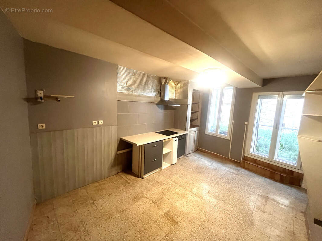 Appartement à MAUGUIO