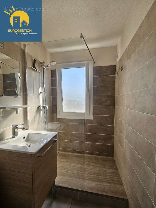 PROCHE RICHELIEU appartement 1 petite chambre + Piscine +parking - photo 8