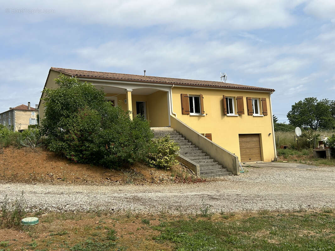 Maison à CHASSENEUIL-SUR-BONNIEURE