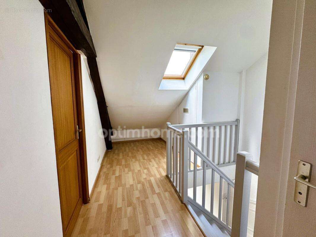 Appartement duplex - 4 chambres - parking privé -  proche centre ville - lisieux (14100) - photo 17