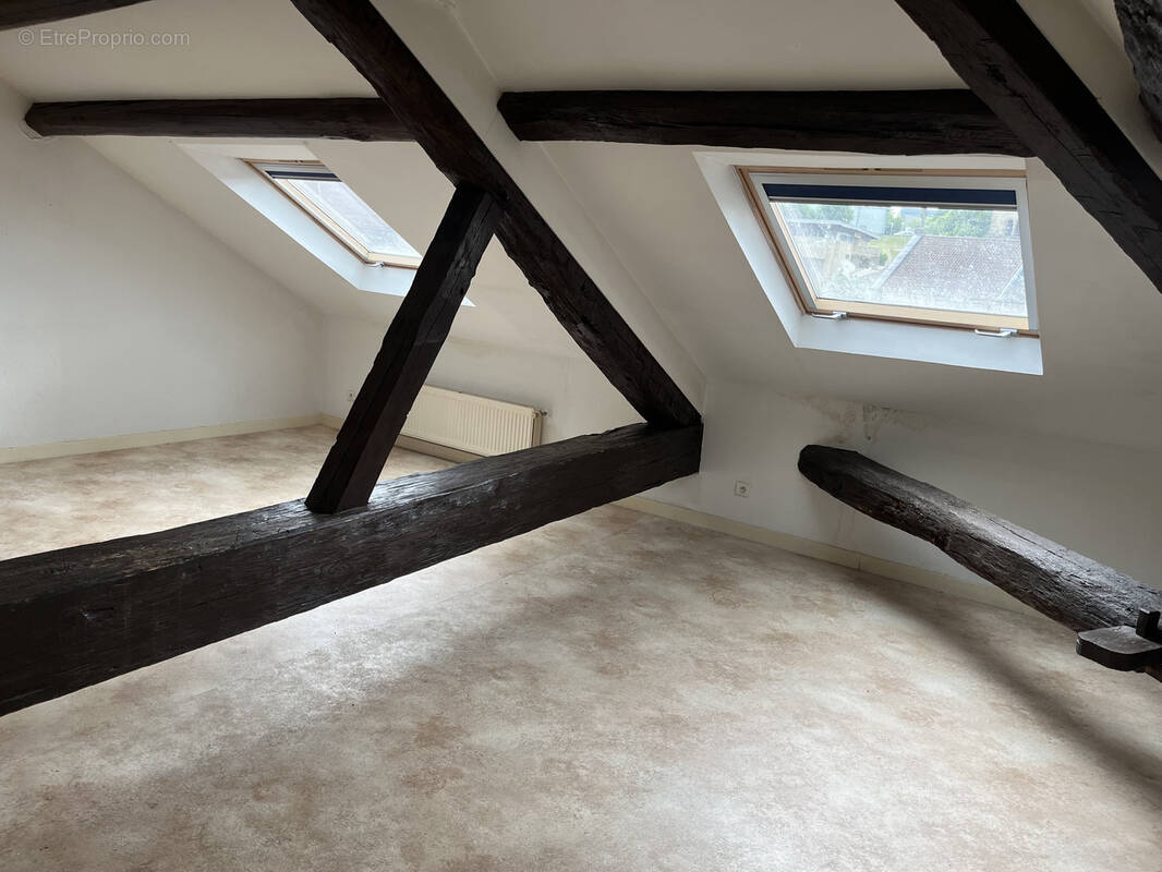 Appartement à CONTREXEVILLE