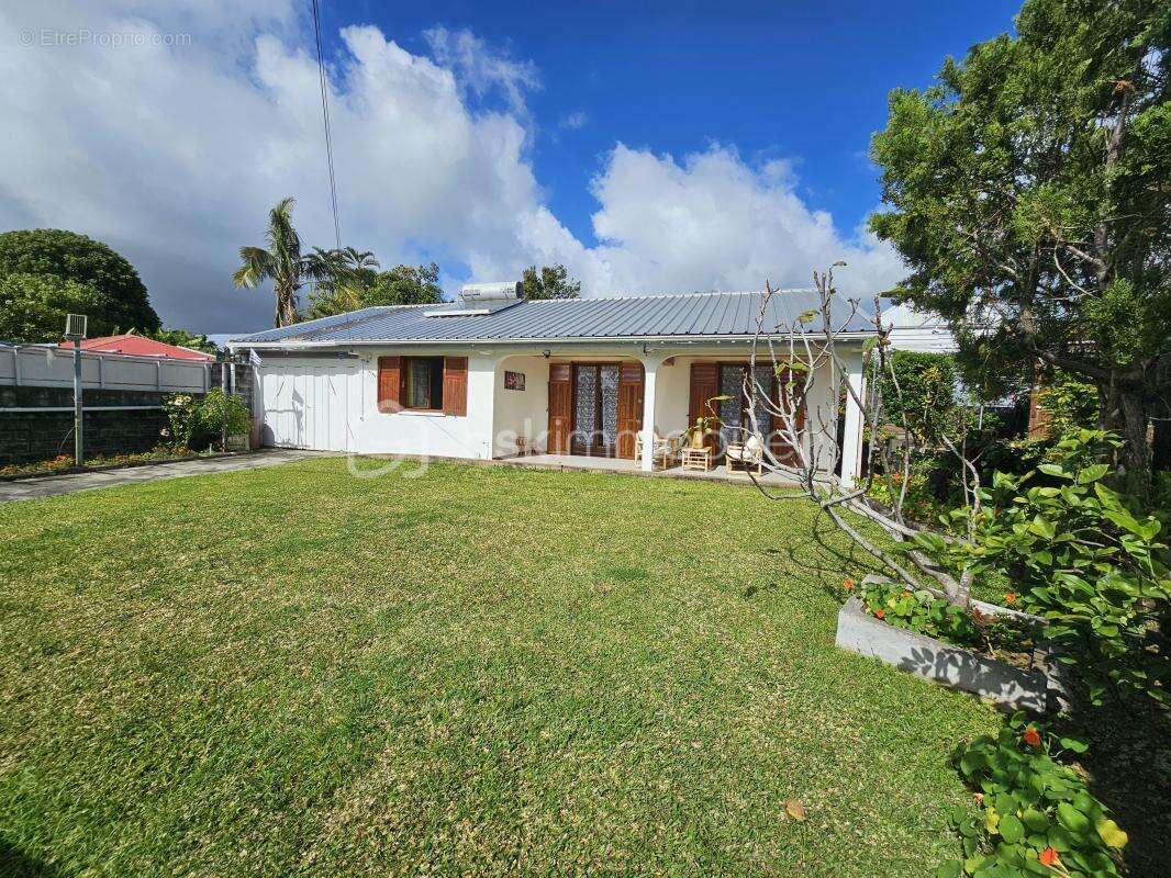 Maison à SAINTE-SUZANNE