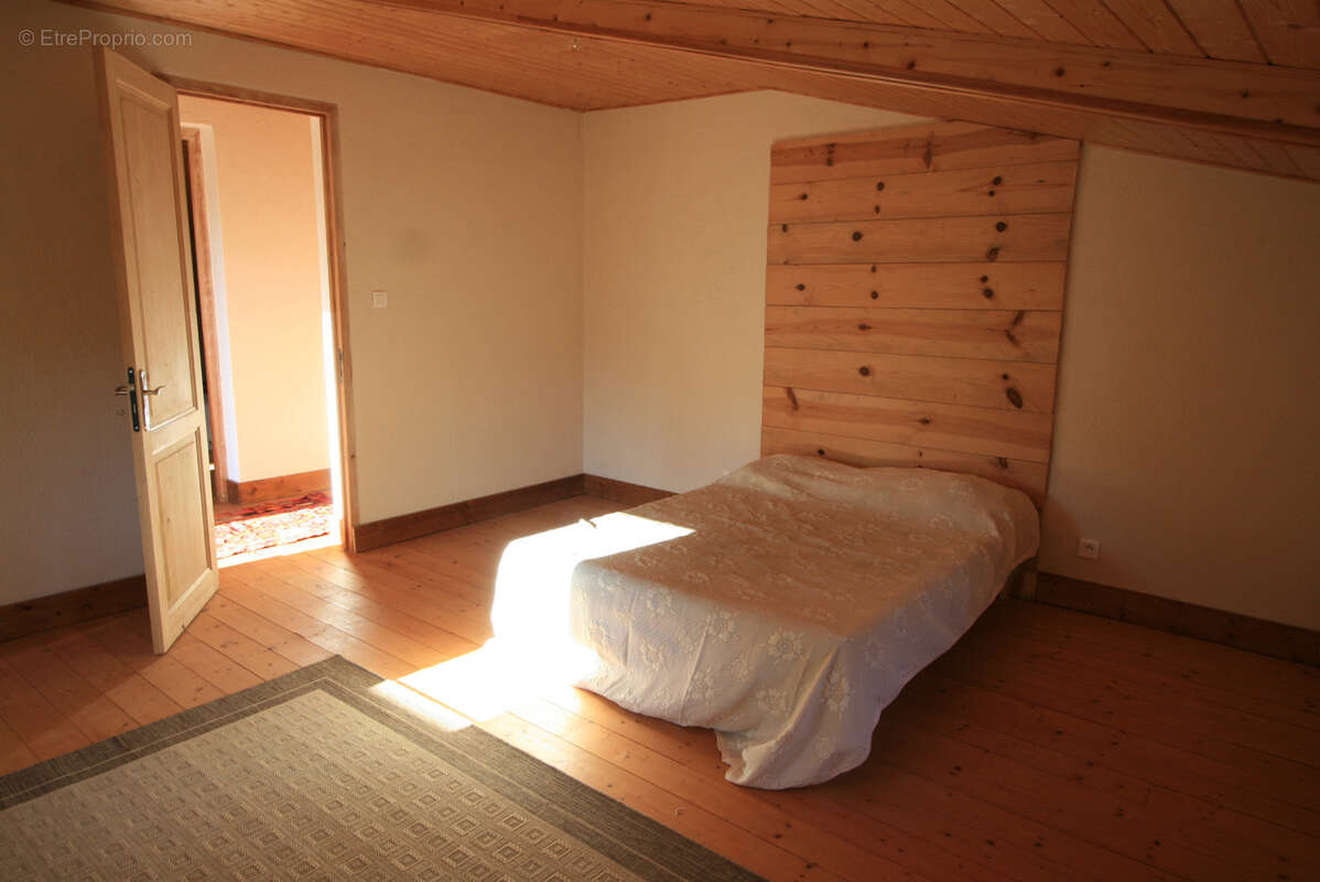  Maison en pierre six chambres deux bureaux - photo 28