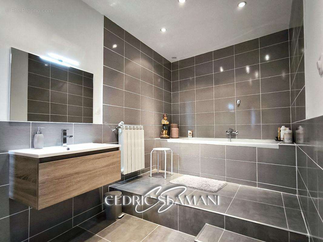 Maison à RAISSAC-SUR-LAMPY