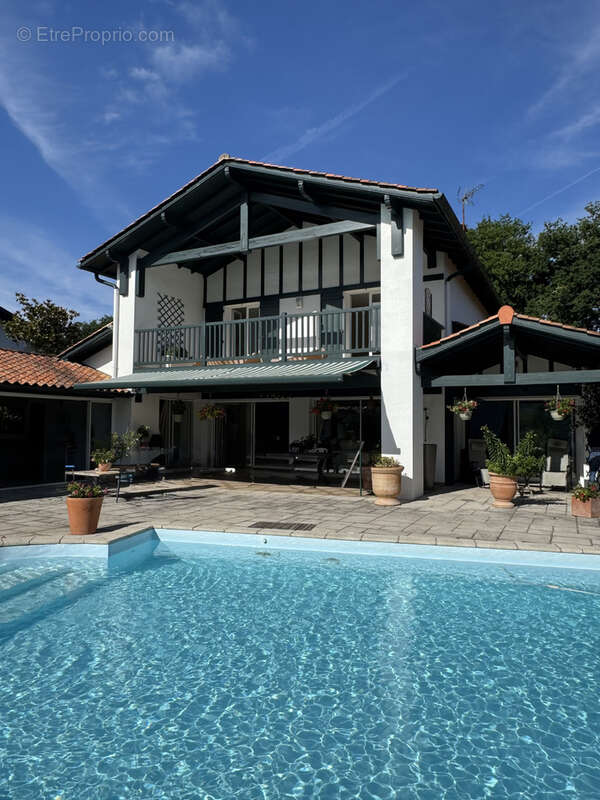 Maison à BASSUSSARRY