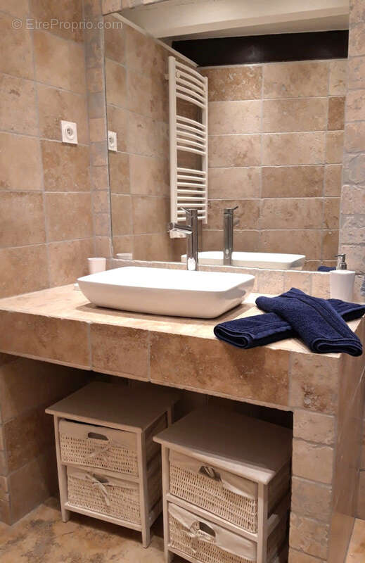 Appartement à SAINT-PIERRE-DE-MEZOARGUES