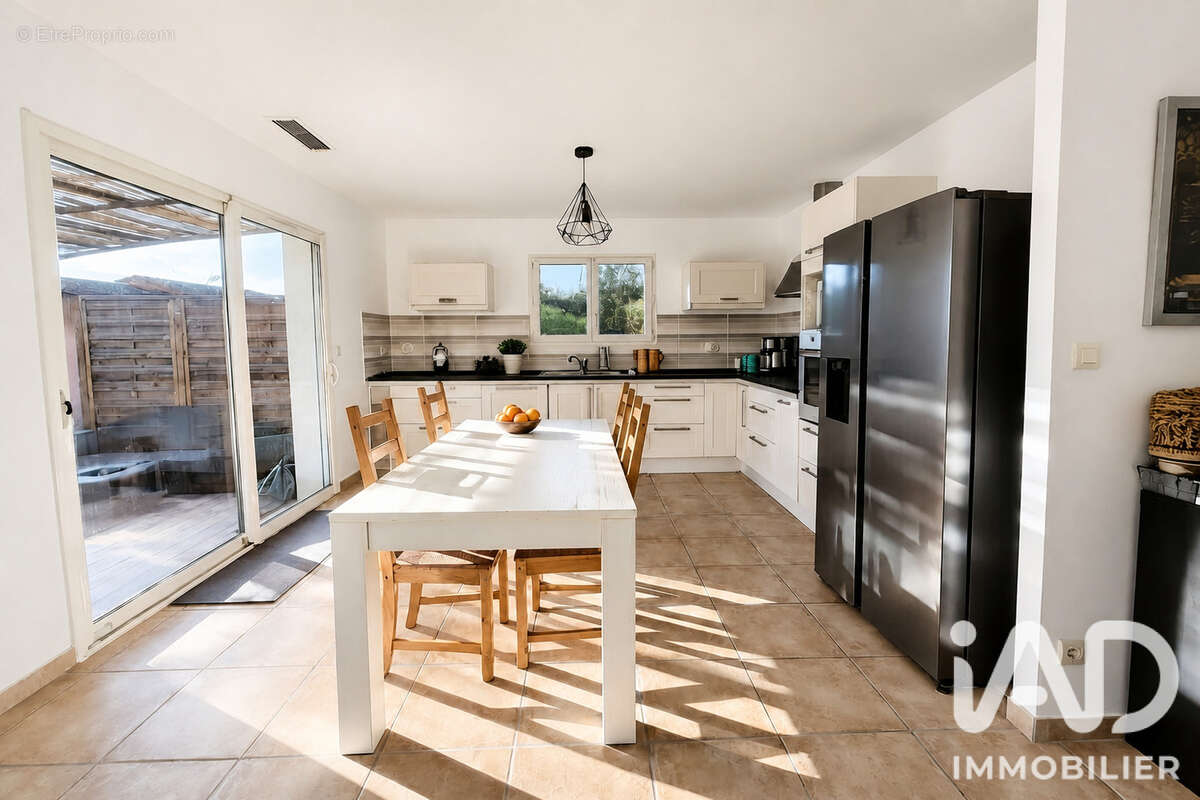 Maison 151 m² à Montfrin  - photo 7