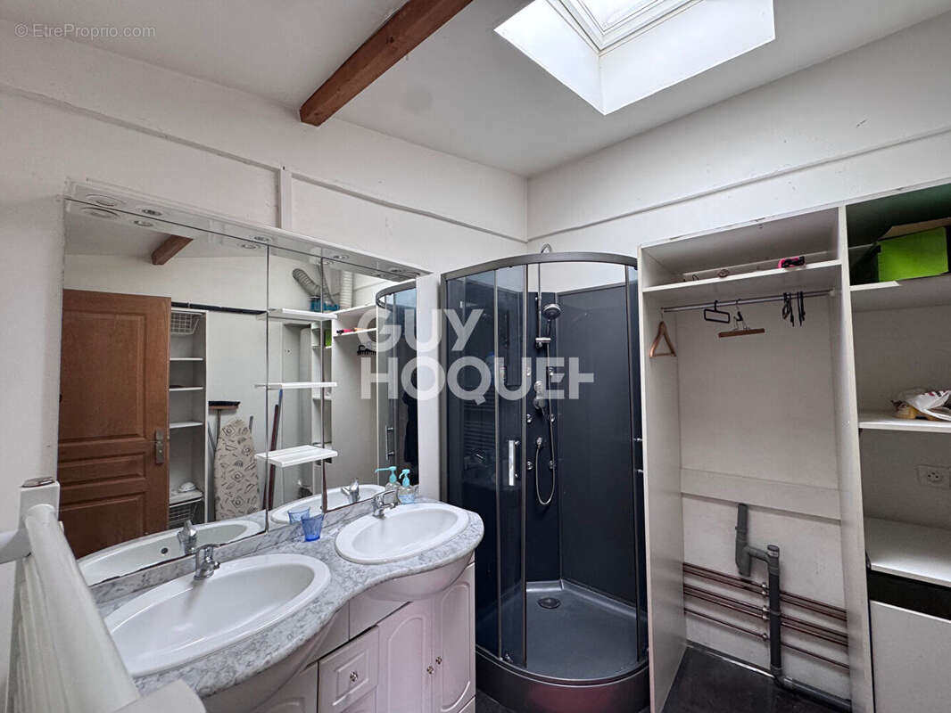 Maison à PARAY-VIEILLE-POSTE