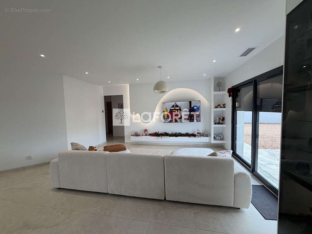 Maison à ARPAJON-SUR-CERE