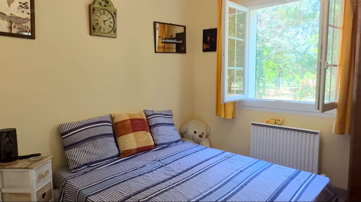 Maison à SAINT-QUENTIN-LA-POTERIE