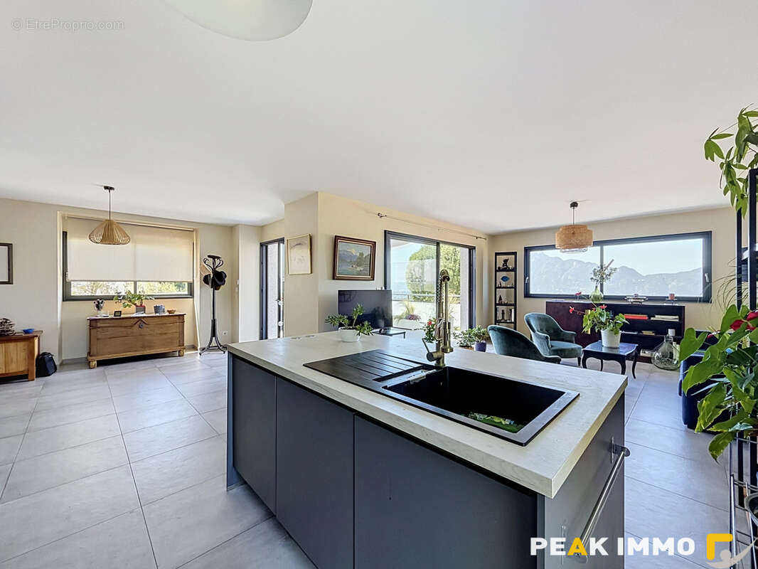 Appartement à PUGNY-CHATENOD
