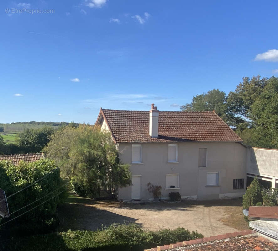 Maison à COSSAYE