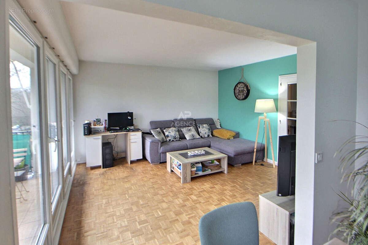 Appartement à VERNEUIL-SUR-SEINE