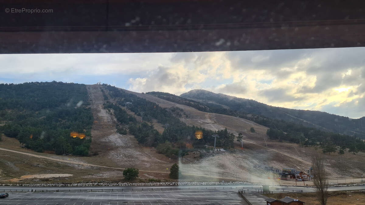 Commerce à GREOLIERES