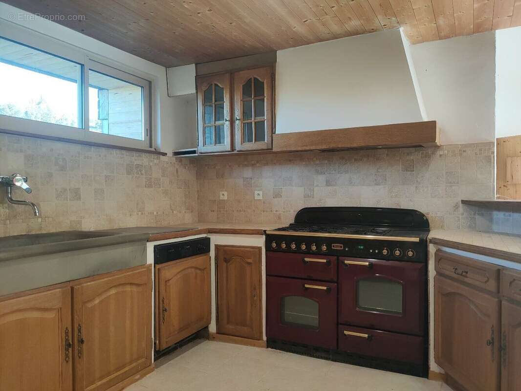 Maison de 200 m² en pierre avec jardin - photo 11