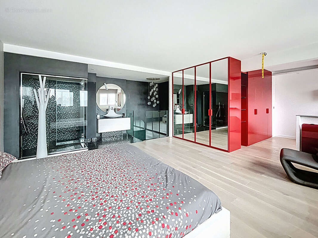 Appartement à SURESNES