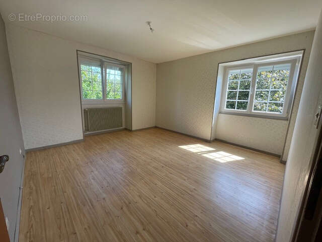 Maison à SAINT-VALBERT