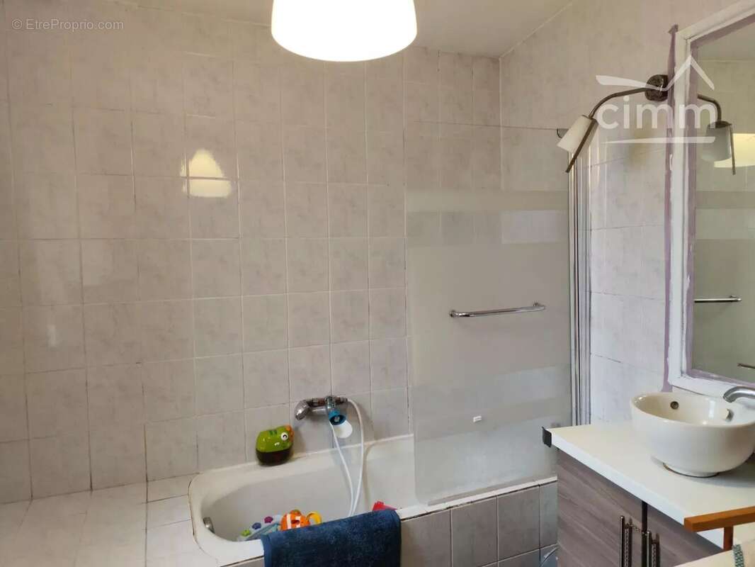 Maison à CHEPTAINVILLE