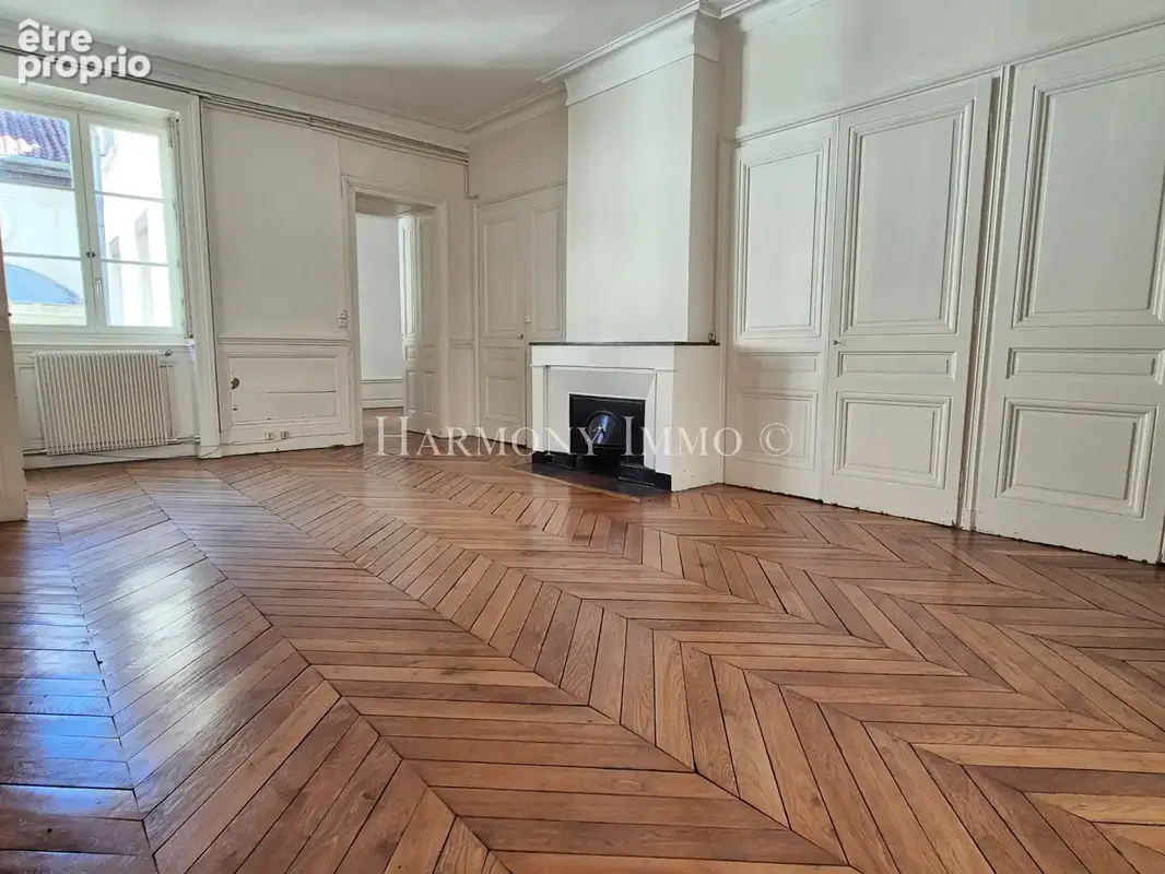 Bel appartement ancien de 167 m2 en dernier étage à 2 pas de la place Bellecour - photo 5