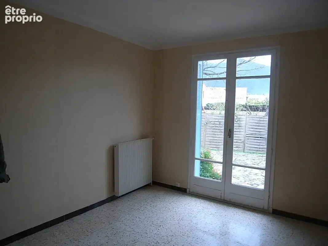 T2 avec garage et petit jardin - photo 8
