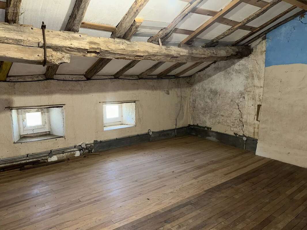 Maison à CHAMPNIERS