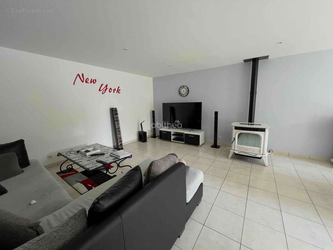 Maison rénovée à Roussines   À 5 minutes du golf de la Prèze - photo 5