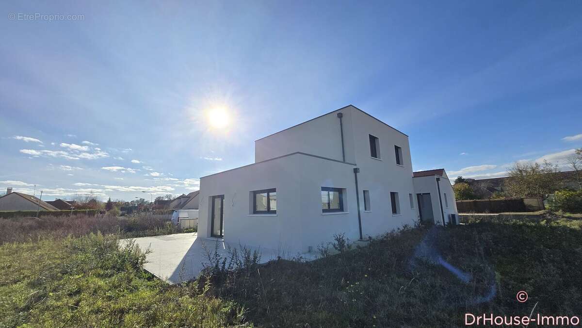 Maison à SAINT-JULIEN