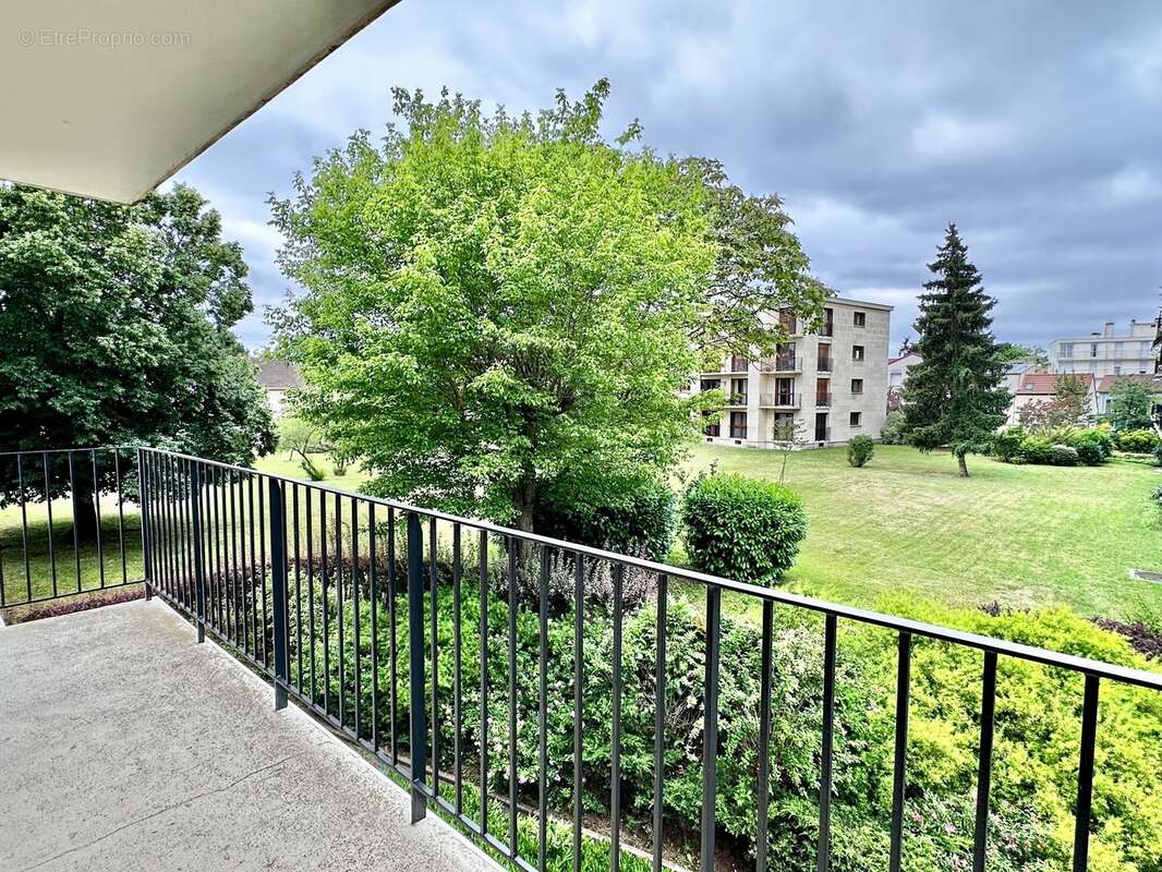 Bel Appartement Lumineux 95 m2 avec 3 balcons - photo 2