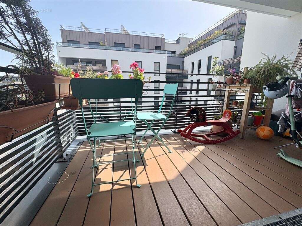 Appartement à COURBEVOIE